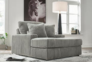 Lindyn Chaise