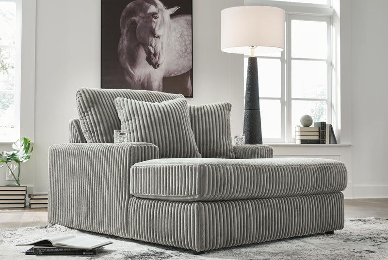 Lindyn Chaise