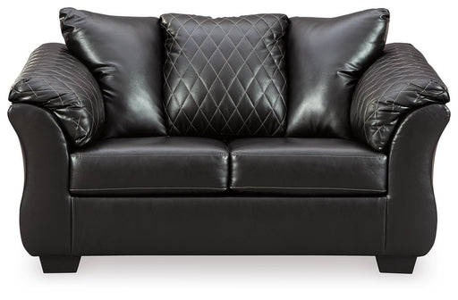 Betrillo Loveseat