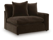Maxton Heights Right-Arm Facing Corner Chair