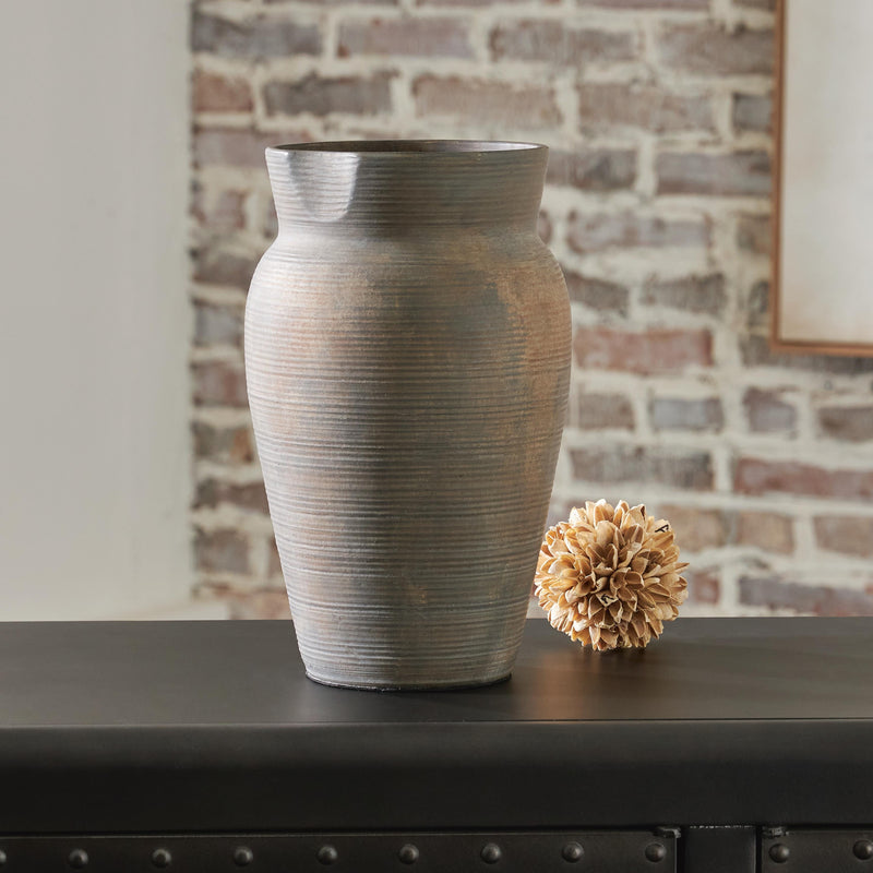Brickmen Vase