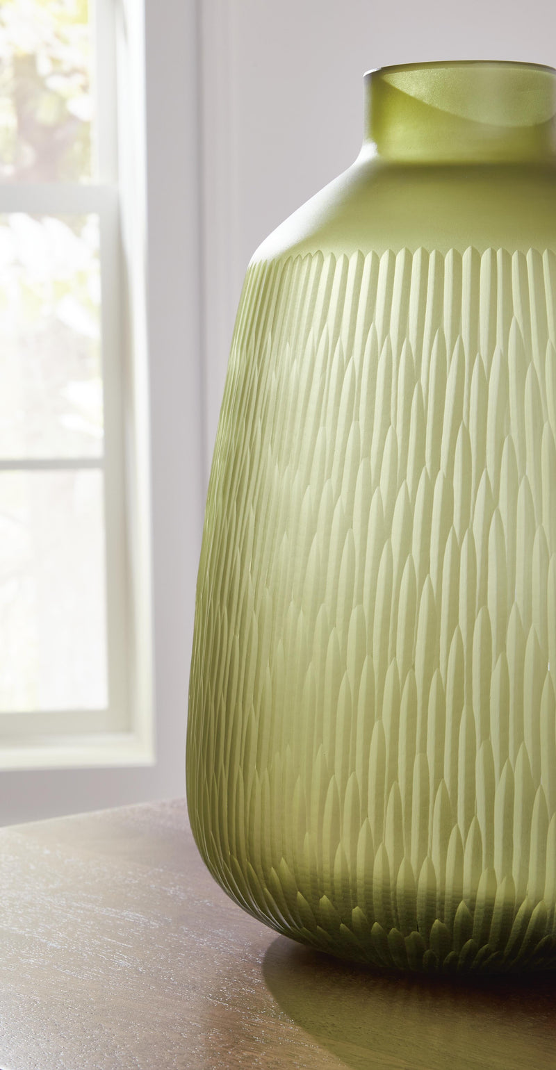 Scottyard Vase