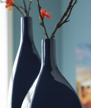 Abtinson Vase