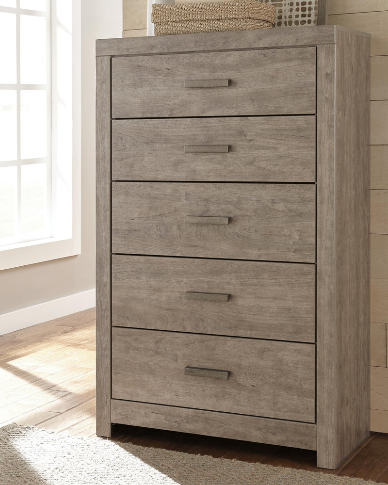 Culverbach Queen Panel Bed with Chest