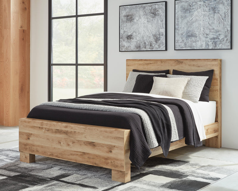 Hyanna King Panel Bed