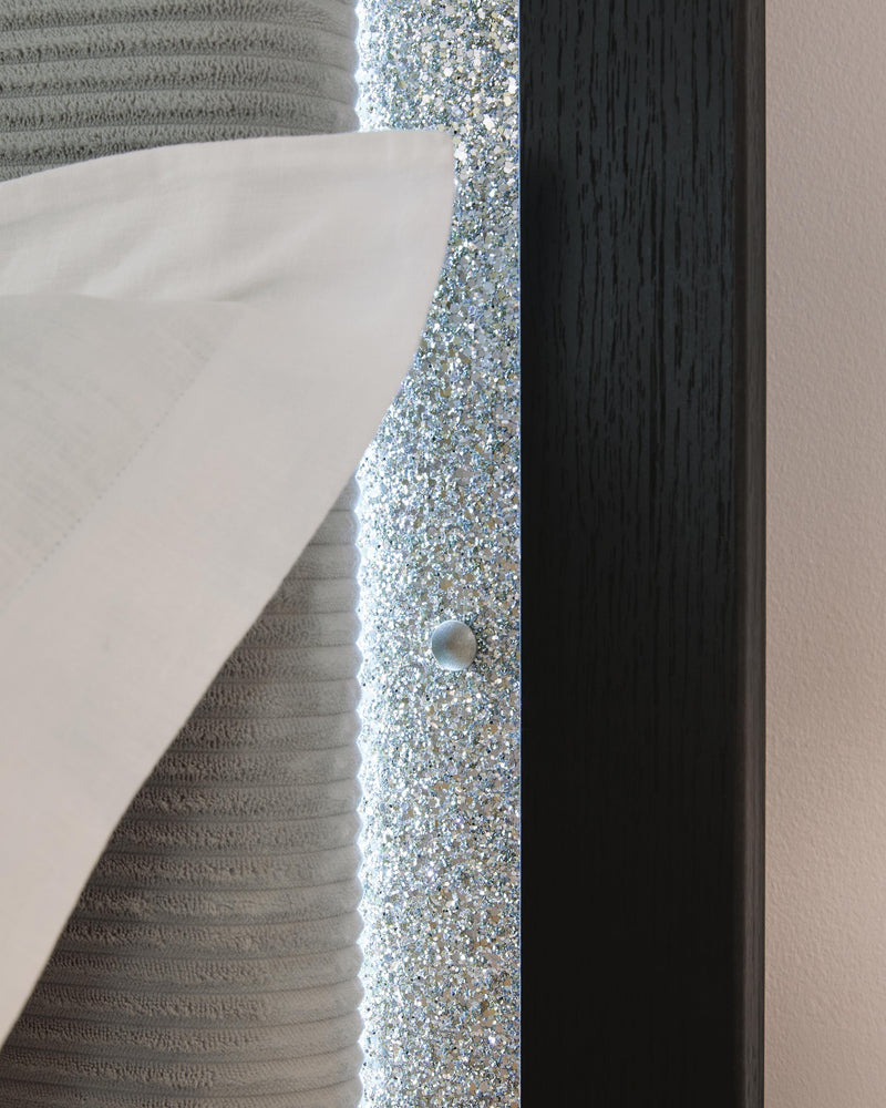 Maeling King Upholstered Panel Bed