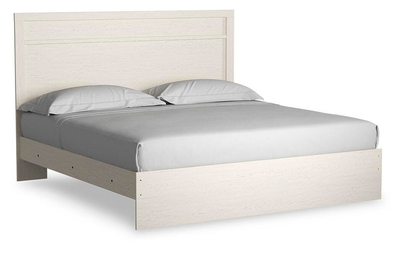 Stelsie King Panel Bed with Dresser, Mirror and Nightstand