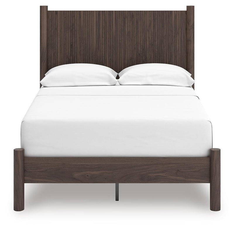 Pamytta Full Panel Platform Bed, Dresser and Mirror