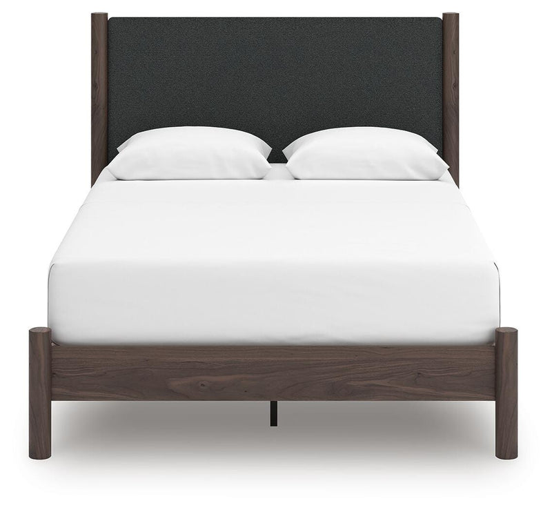 Pamytta Queen Panel Bed, Dresser, Mirror and Nightstand