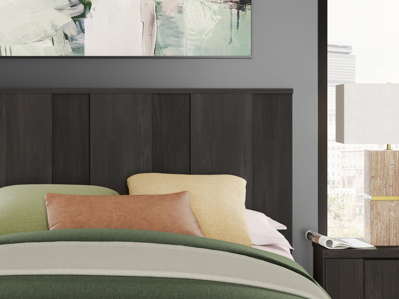 Shaehartin Queen Panel Bed