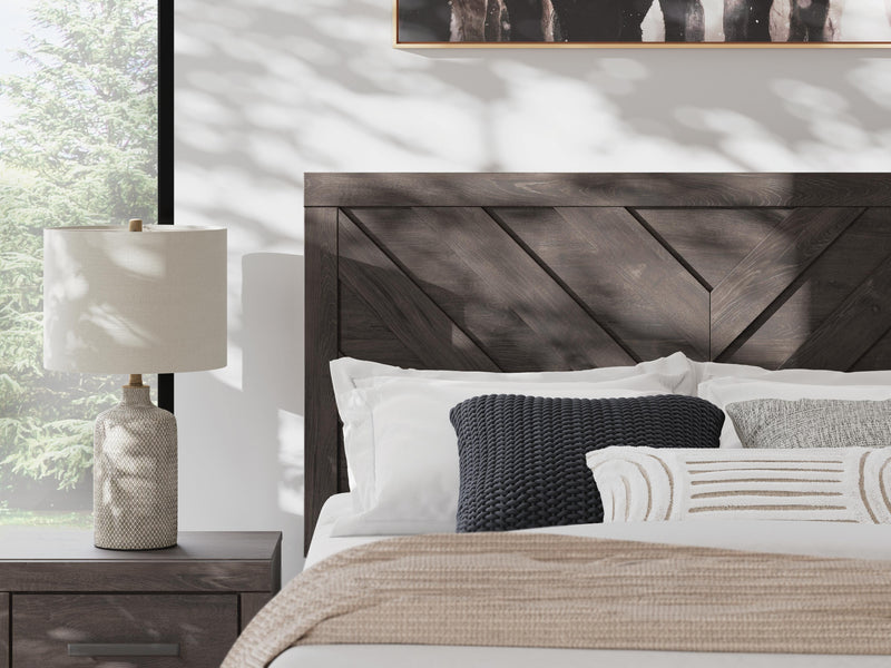Prendonea Queen Panel Bed