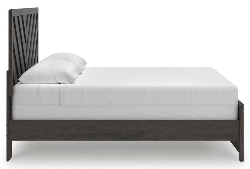 Prendonea King Panel Bed and 2 Nightstands