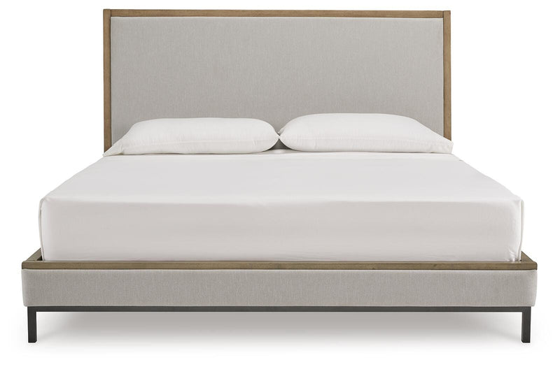 Tomtyn King Upholstered Bed