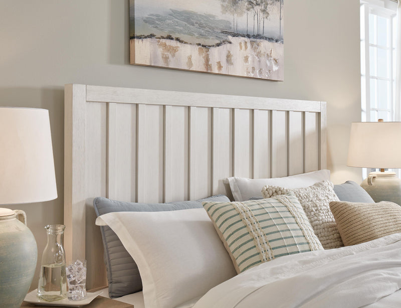 Shaybrock Queen Panel Bed