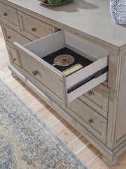 Lettner Queen Panel Bed, Dresser, and Nightstand