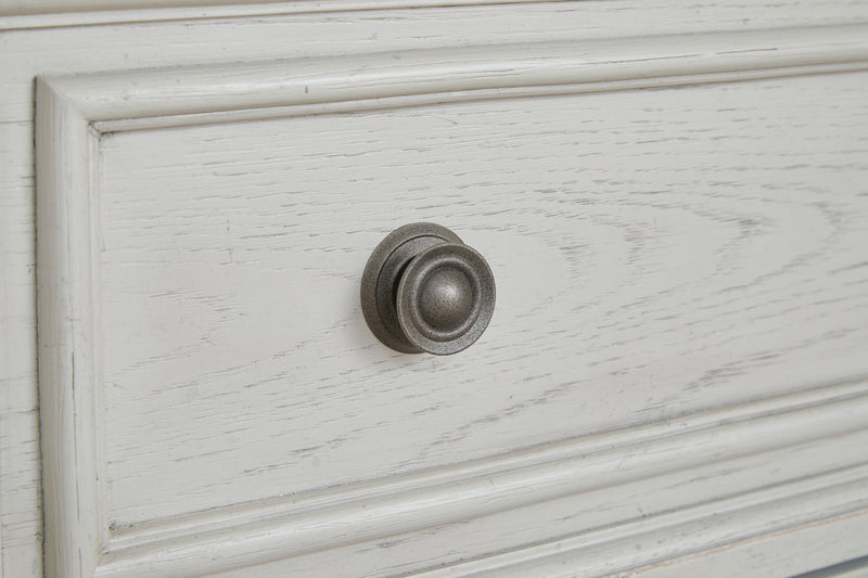 Robbinsdale Chest of Drawers