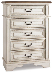 Realyn King Panel Bed, Dresser, Chest and 2 Nightstands