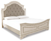 Realyn King Panel Bed, Dresser and 2 Nightstands