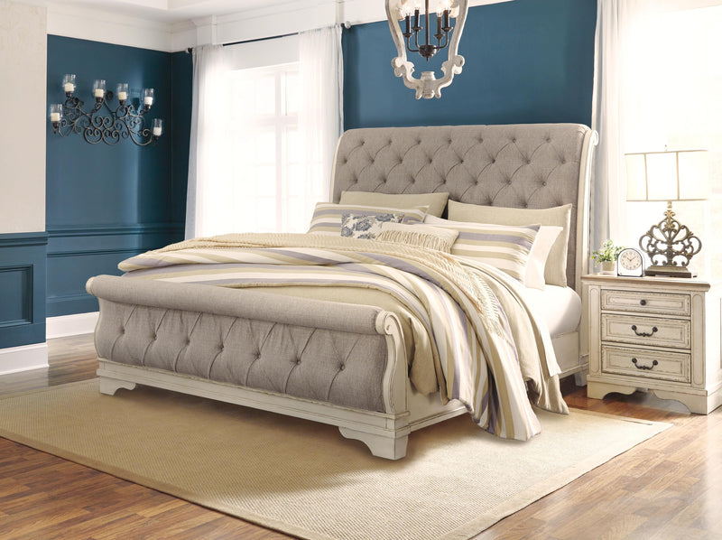 Realyn King Sleigh Bed
