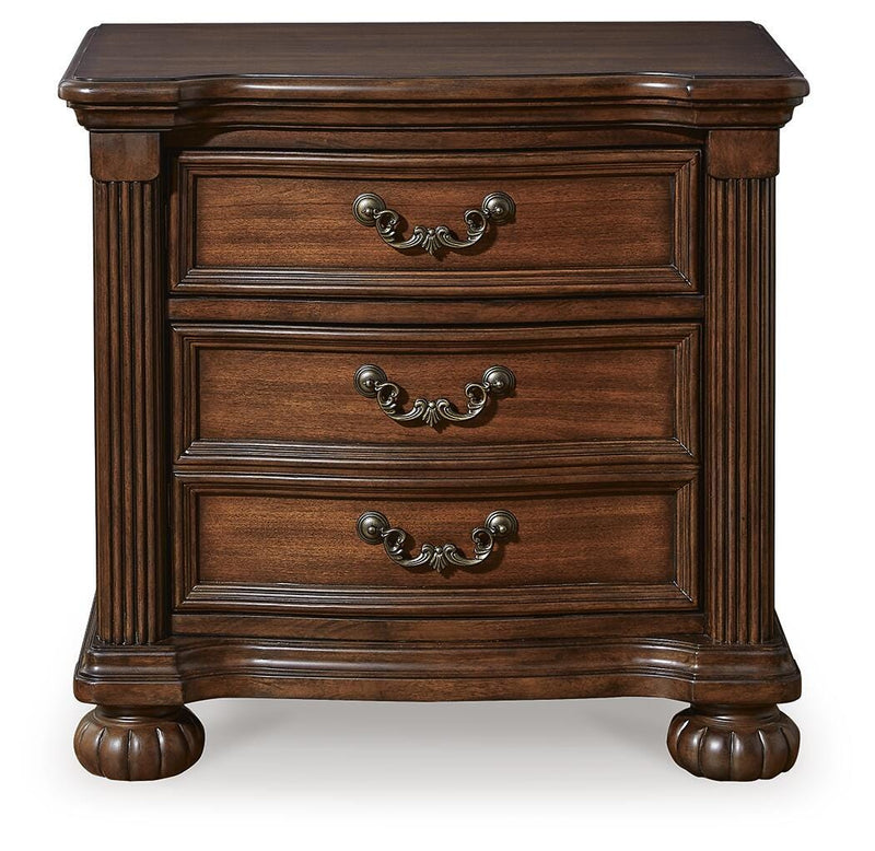 Lavinton Queen Poster Bed, Dresser, Mirror and Nightstand
