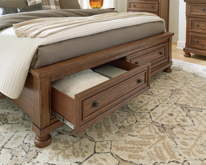 Zackaryn Queen Panel Storage Bed