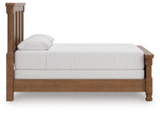 Rowlenstown Queen Poster Bed