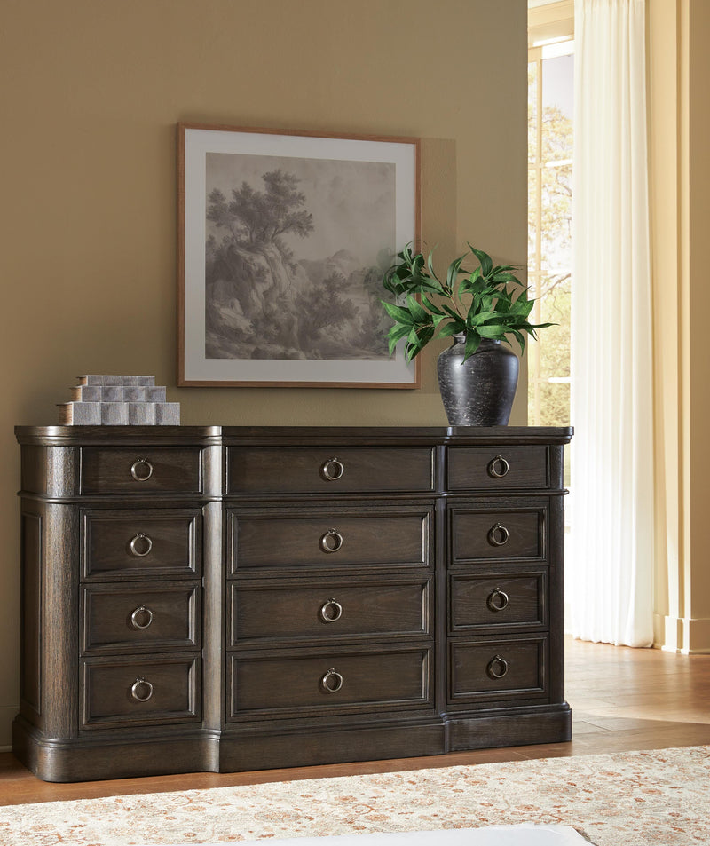 Wickenger Dresser