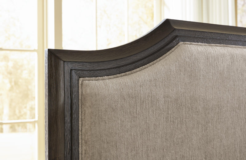 Wickenger Queen Upholstered Panel Bed