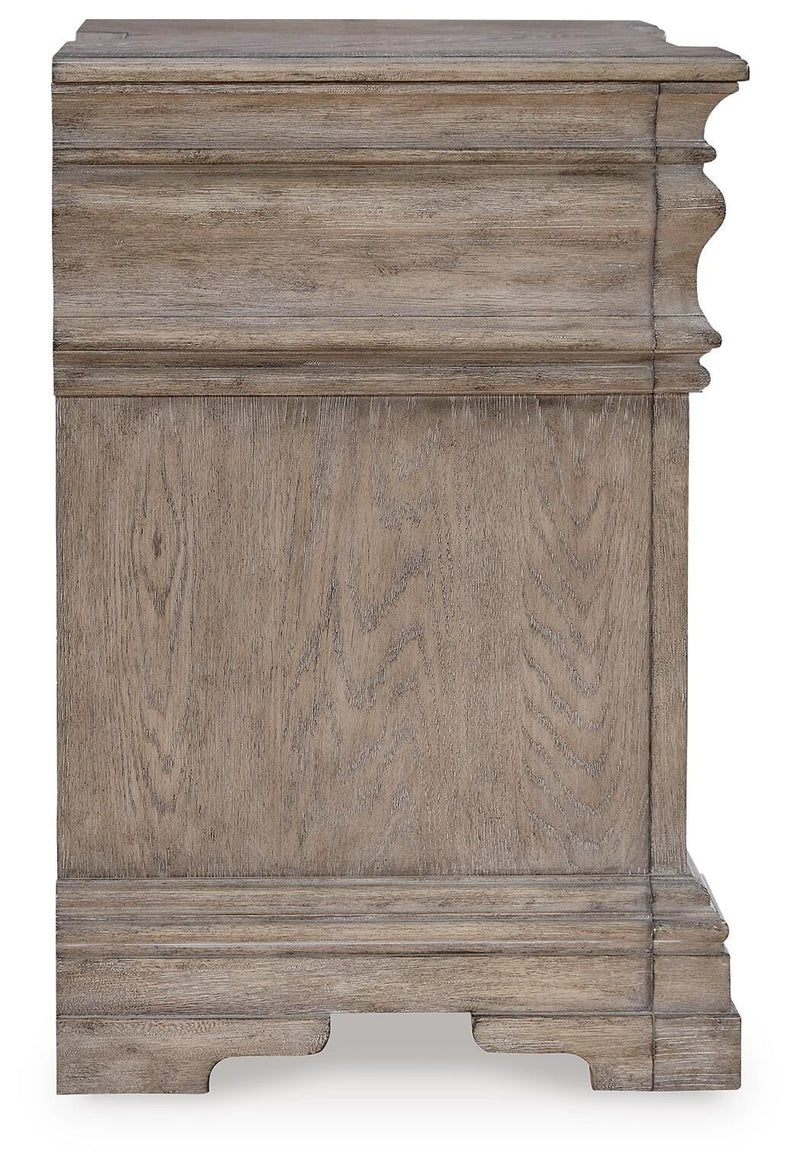 Blairhurst Queen Panel Bed, Dresser, Mirror and 2 Nightstands