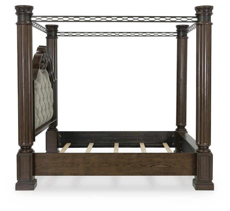 Maylee King Poster Bed and 2 Nightstands