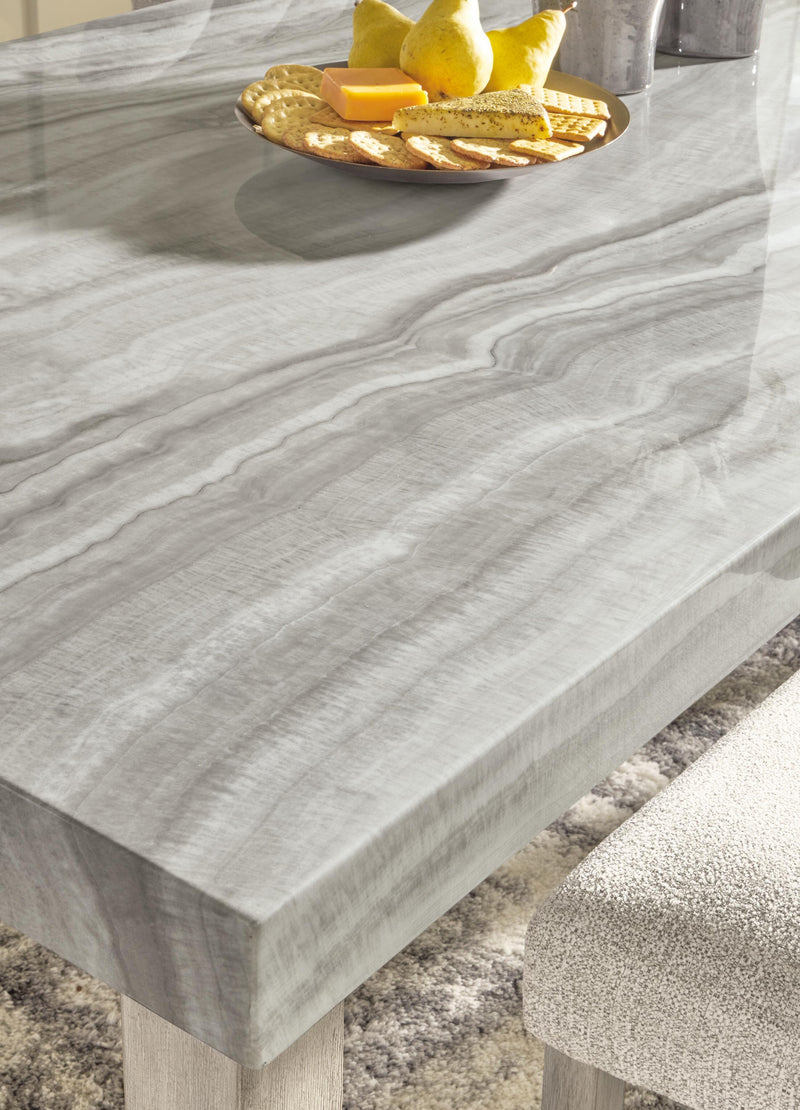 Larawyn Dining Table