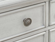 Montelaine Dining Server