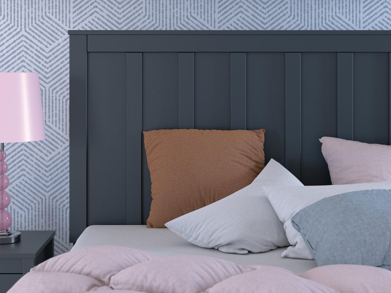 Simmenfort Full Platform Bed