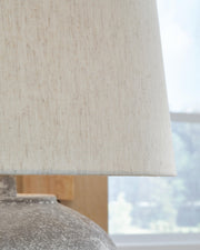Dreward Table Lamp (Set of 2)