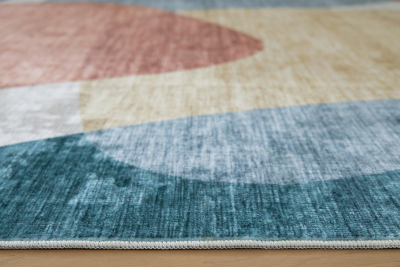 Chanleigh Washable 5' x 7' Area Rug