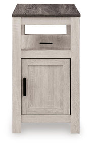 Fendenmore Chairside End Table