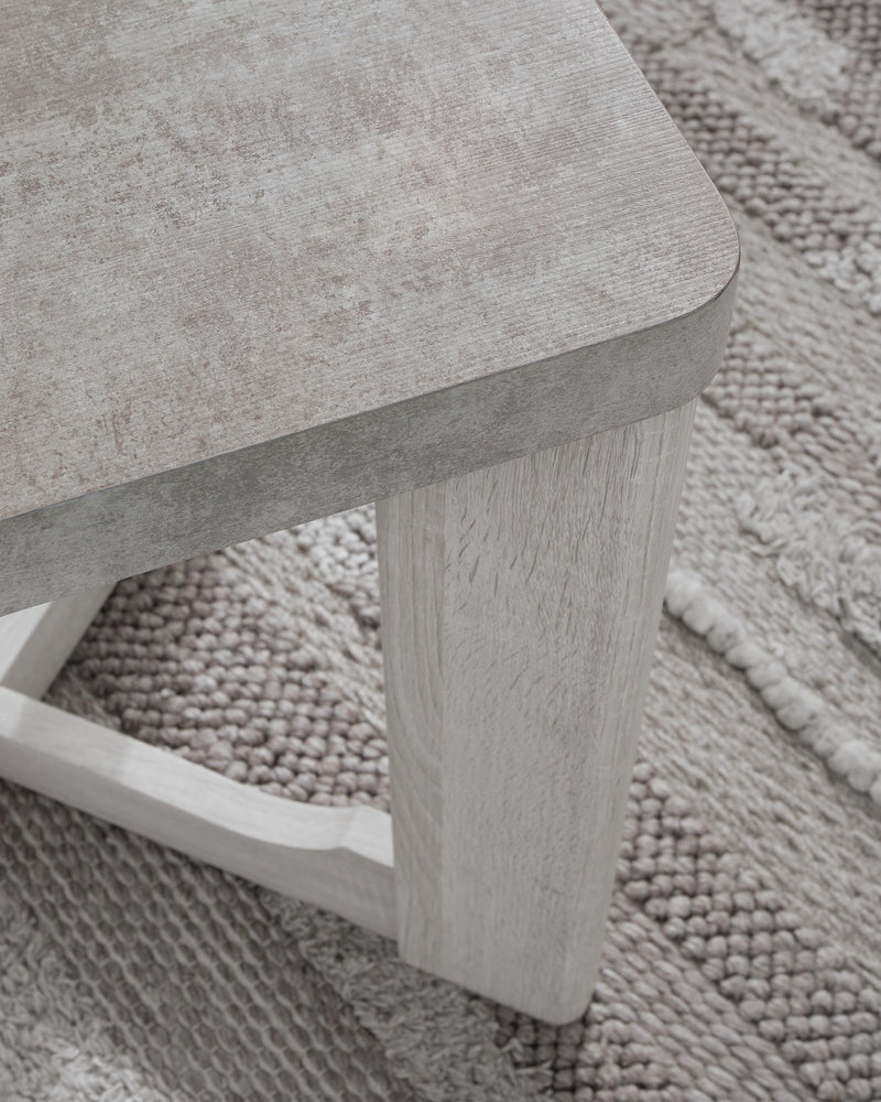 Garnilly Table (Set of 3)