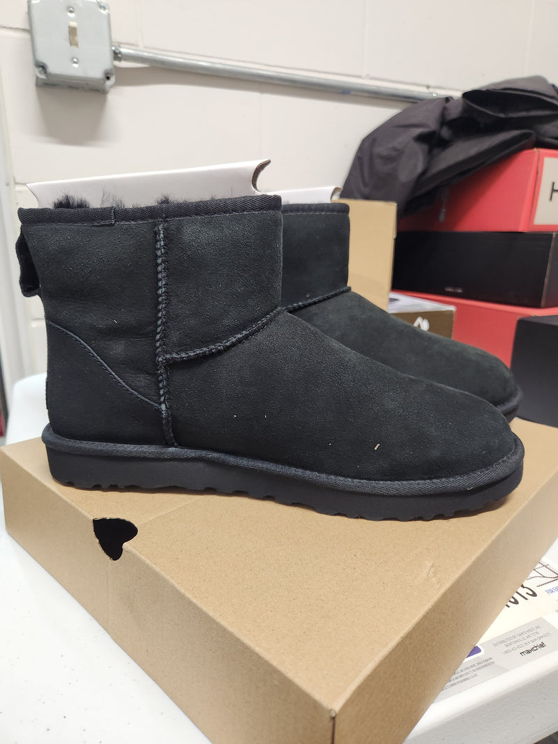 UGG classic mini II