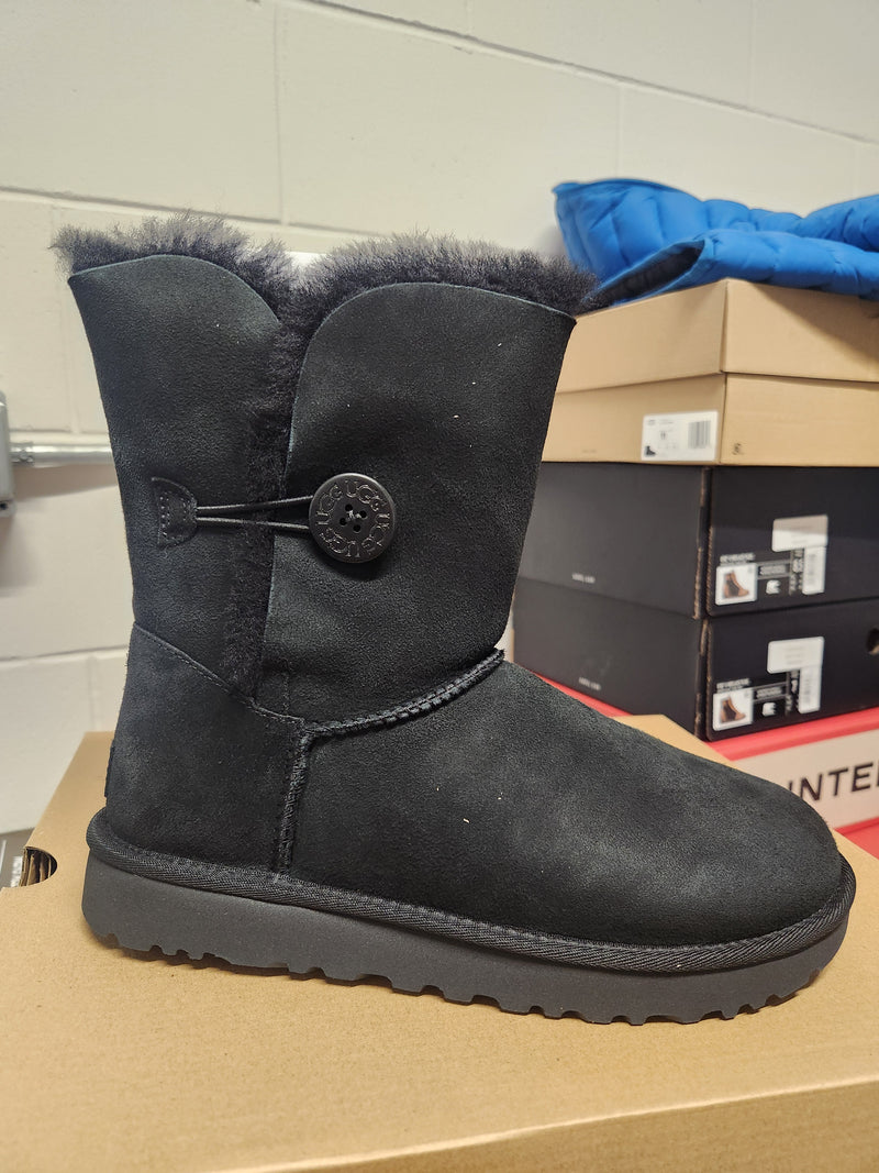 UGG bailey button II